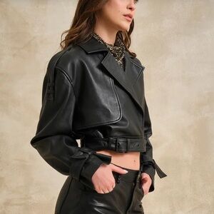 Cropped Black 100% Leather Women's Jacket NWT